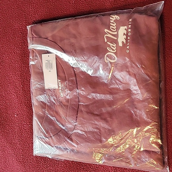 Old Navy Tops - Old navy women's tshirt